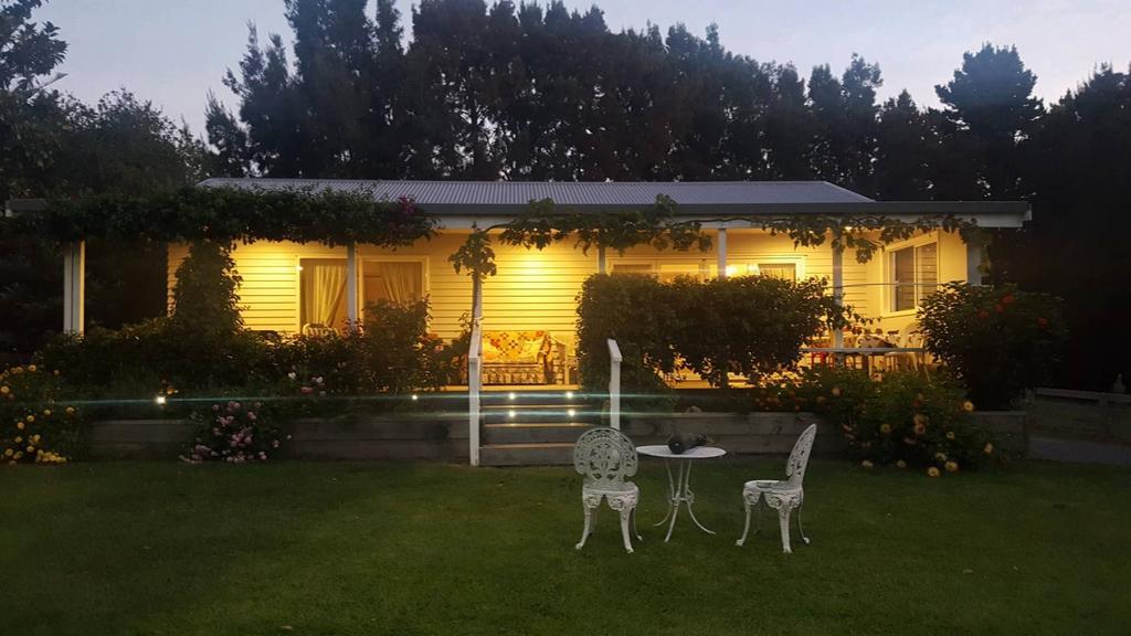 Miranda Orchard Cottage Экстерьер фото